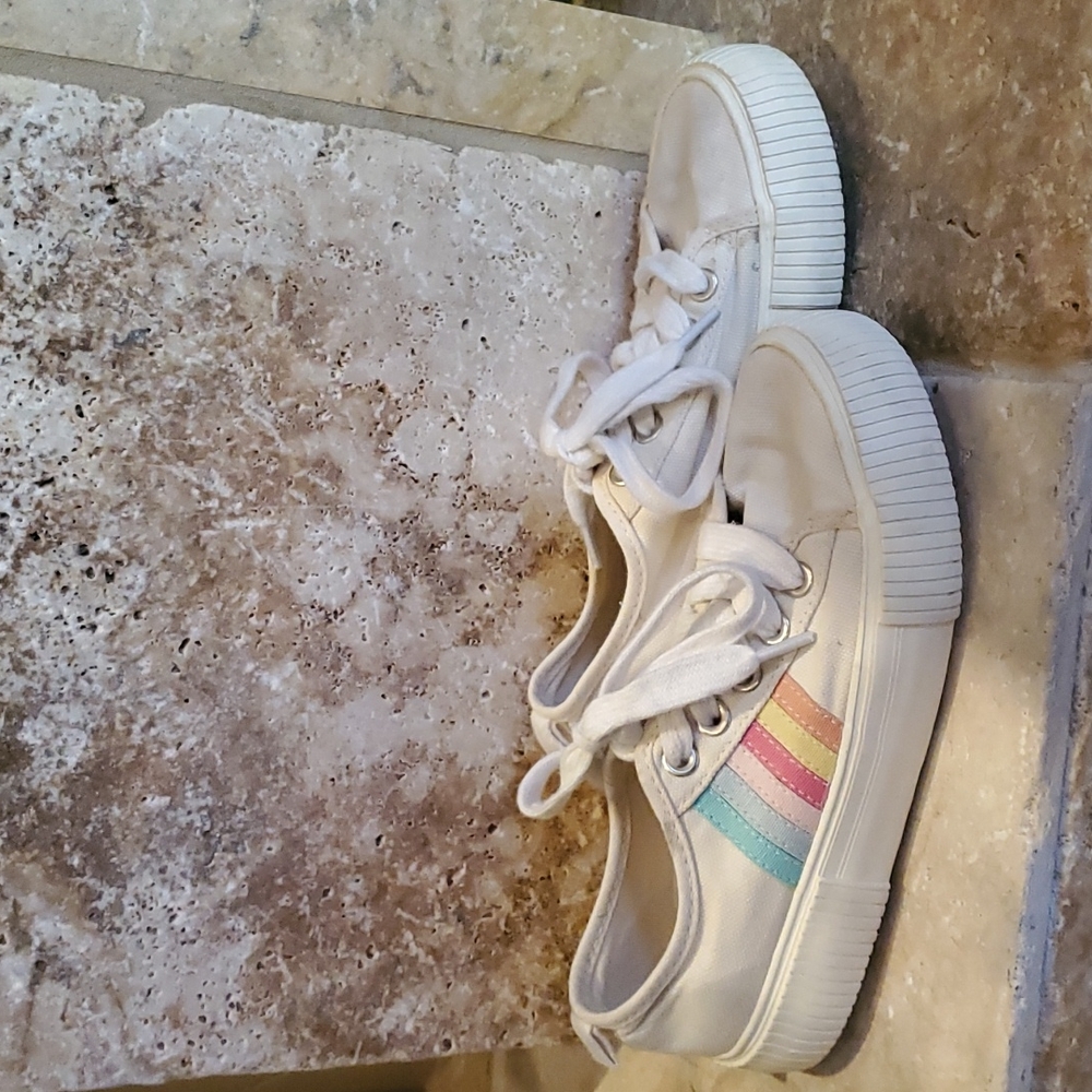 Girls shoes